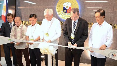 For passport needs, DFA opens Alabang office .